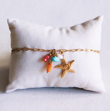 Afbeelding in Gallery-weergave laden, Enkelbandje rvs goudkleurig zeester en edelstenen