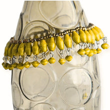 Afbeelding in Gallery-weergave laden, Enkelbandje Oeganda met bedels Paars of Geel