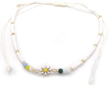 Afbeelding in Gallery-weergave laden, Fijn enkelbandje glaskralen en een bloemetje (diverse kleuren beschikbaar)