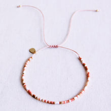 Afbeelding in Gallery-weergave laden, Fijn enkelbandje met kralen nude shades