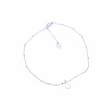 Afbeelding in Gallery-weergave laden, Zilver rvs enkelbandje met mini schelpje van rvs. Zeer fijn enkelbandje met verlengketting.