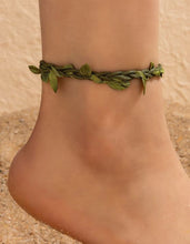 Afbeelding in Gallery-weergave laden, enkelbandje gevlochten met groene blaadjes