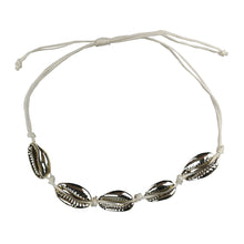 Afbeelding in Gallery-weergave laden, Wit Enkelbandje met lichte goudkleurige schelpen